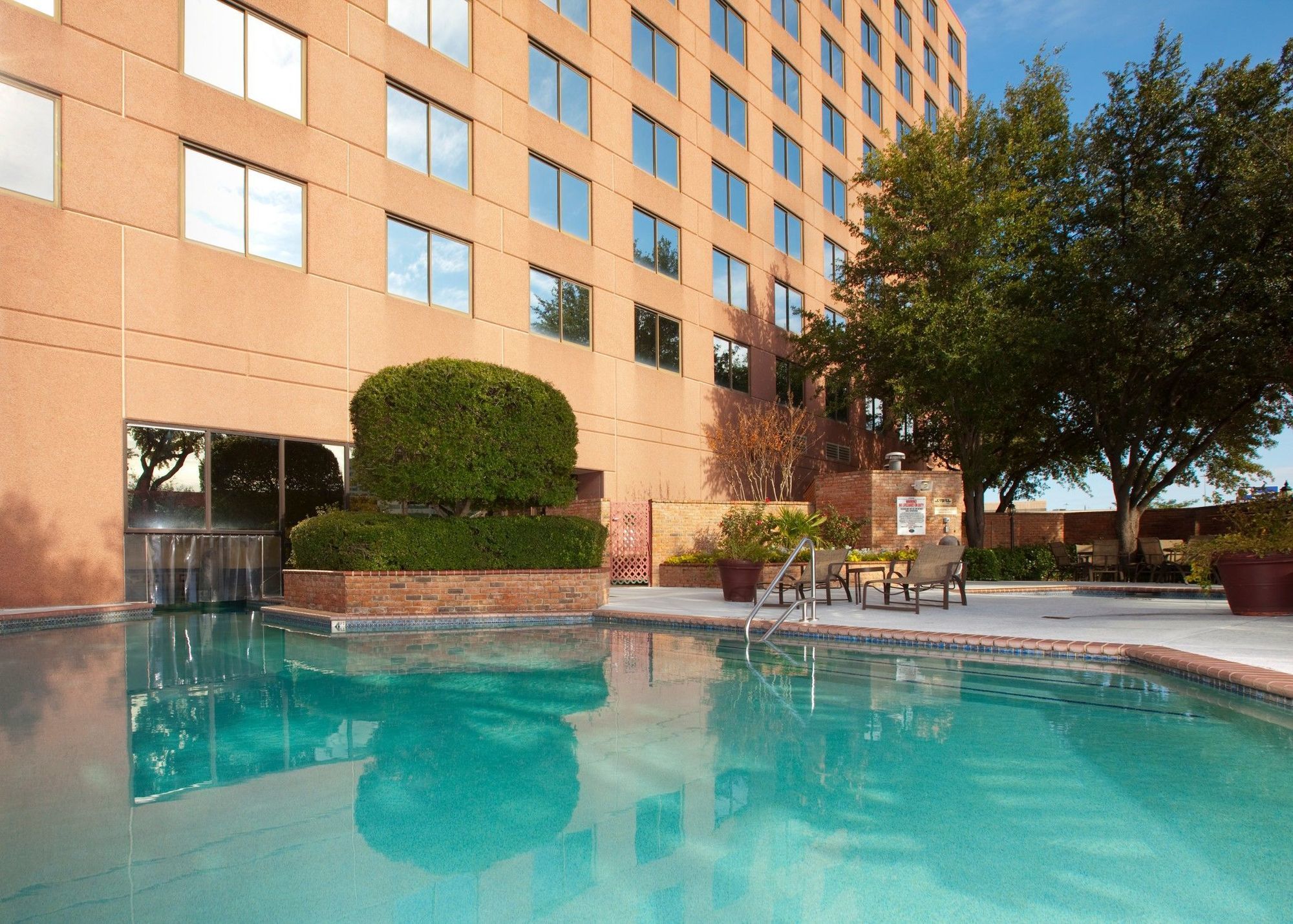 Crowne Plaza Dallas Near Galleria-Addison Exterior photo