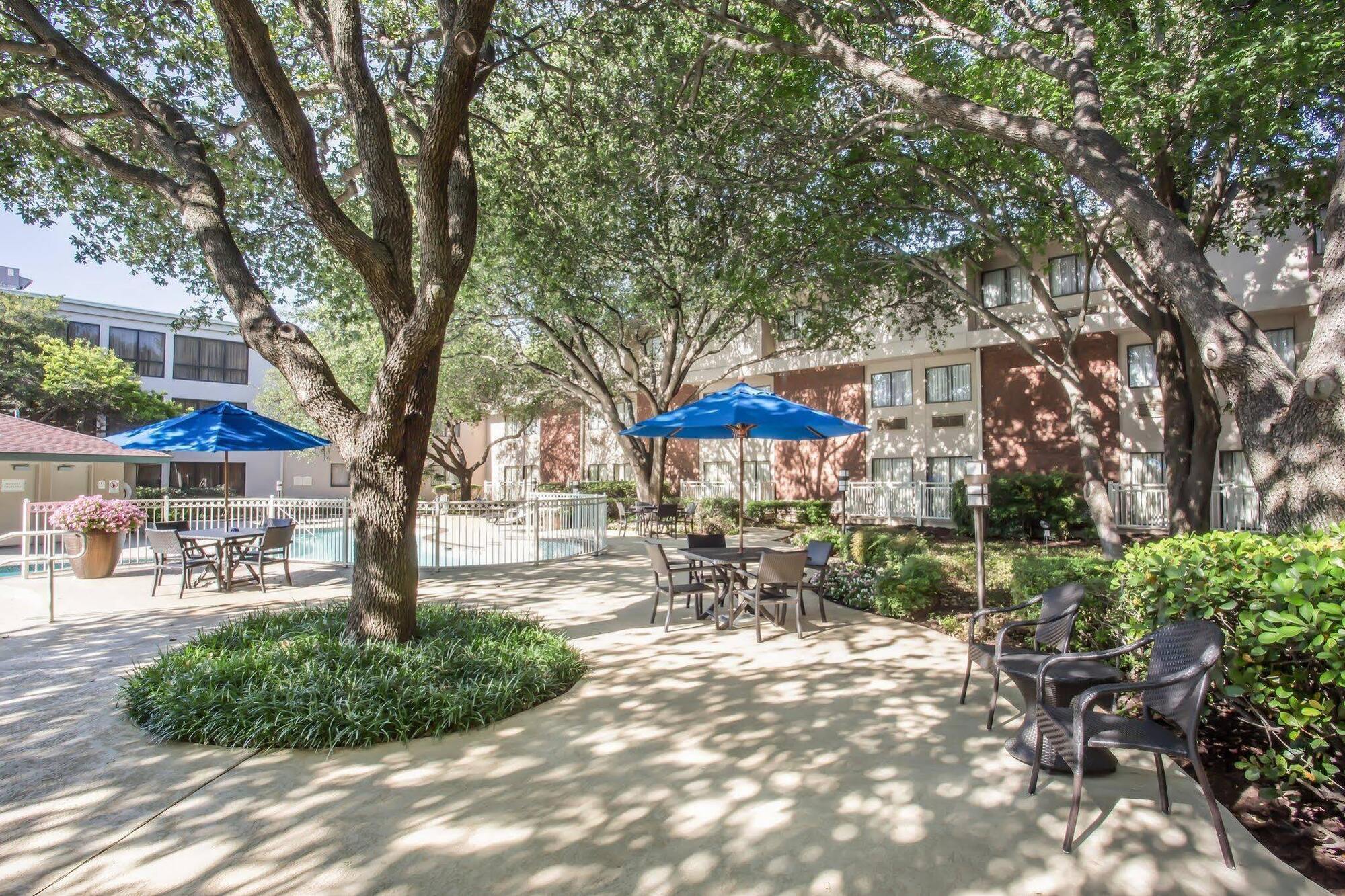 Crowne Plaza Dallas Near Galleria-Addison Exterior photo