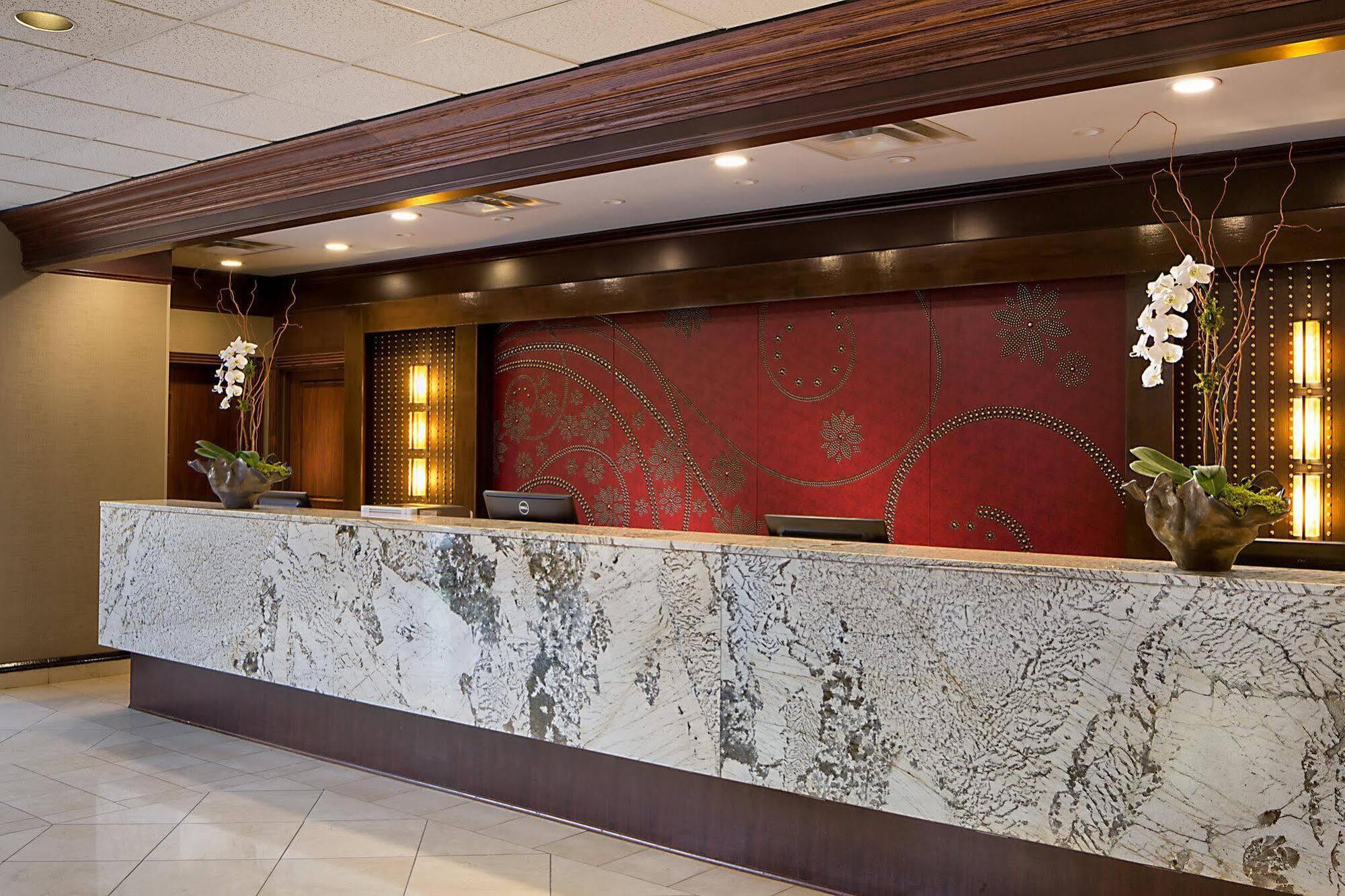 Crowne Plaza Dallas Near Galleria-Addison Exterior photo